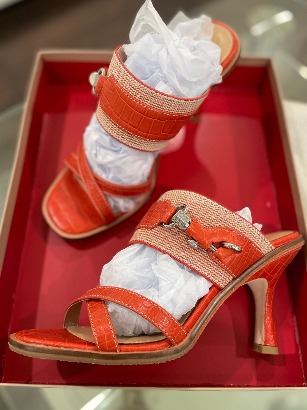NIB Donald Pliner persimmon leather silver hardware 3.75” kitty heels 7.5 Erica